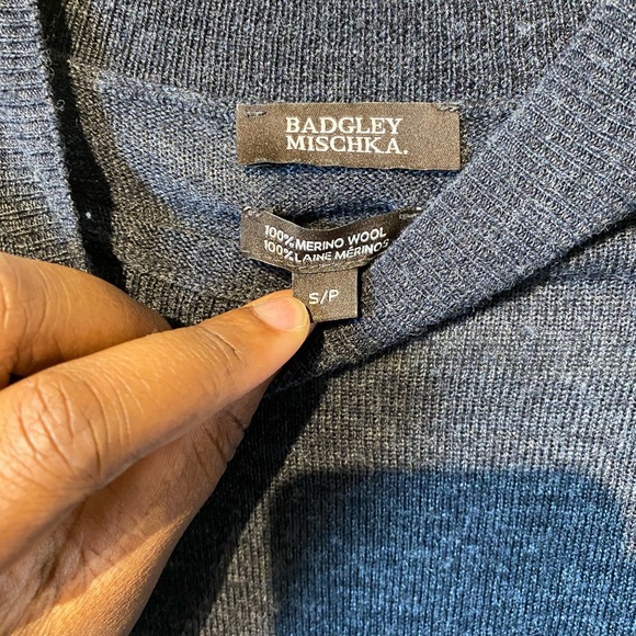 Badgley mischka size small merino wool sweater. - Picture 3 of 6